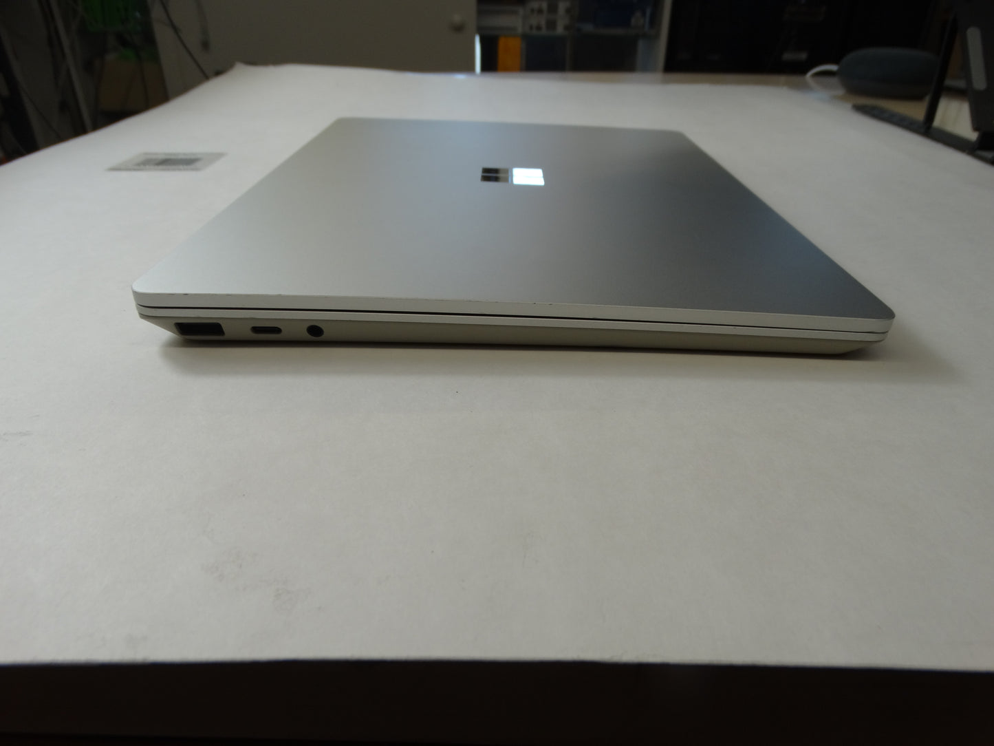 Microsoft Surface Laptop – Intel i5-1035G1, 4GB RAM, 60GB SSD, Windows 11 Pro, 12.3” Touch