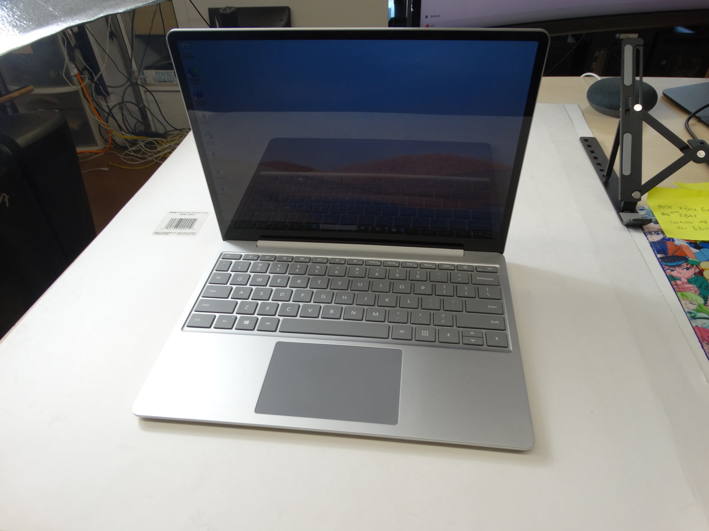Microsoft Surface Laptop – Intel i5-1035G1, 4GB RAM, 60GB SSD, Windows 11 Pro, 12.3” Touch
