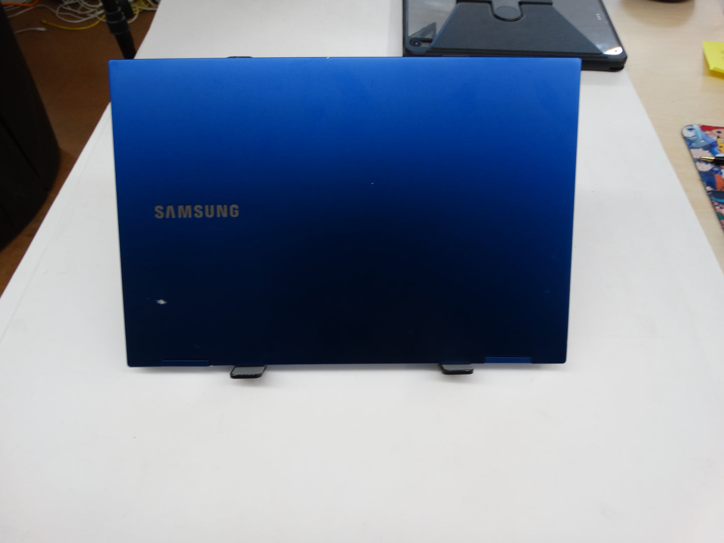 Samsung Laptop 9GU5QG3 – Intel Core i7-1065G7, 8GB RAM, 512GB SSD, Windows 11 Home, 94% Battery