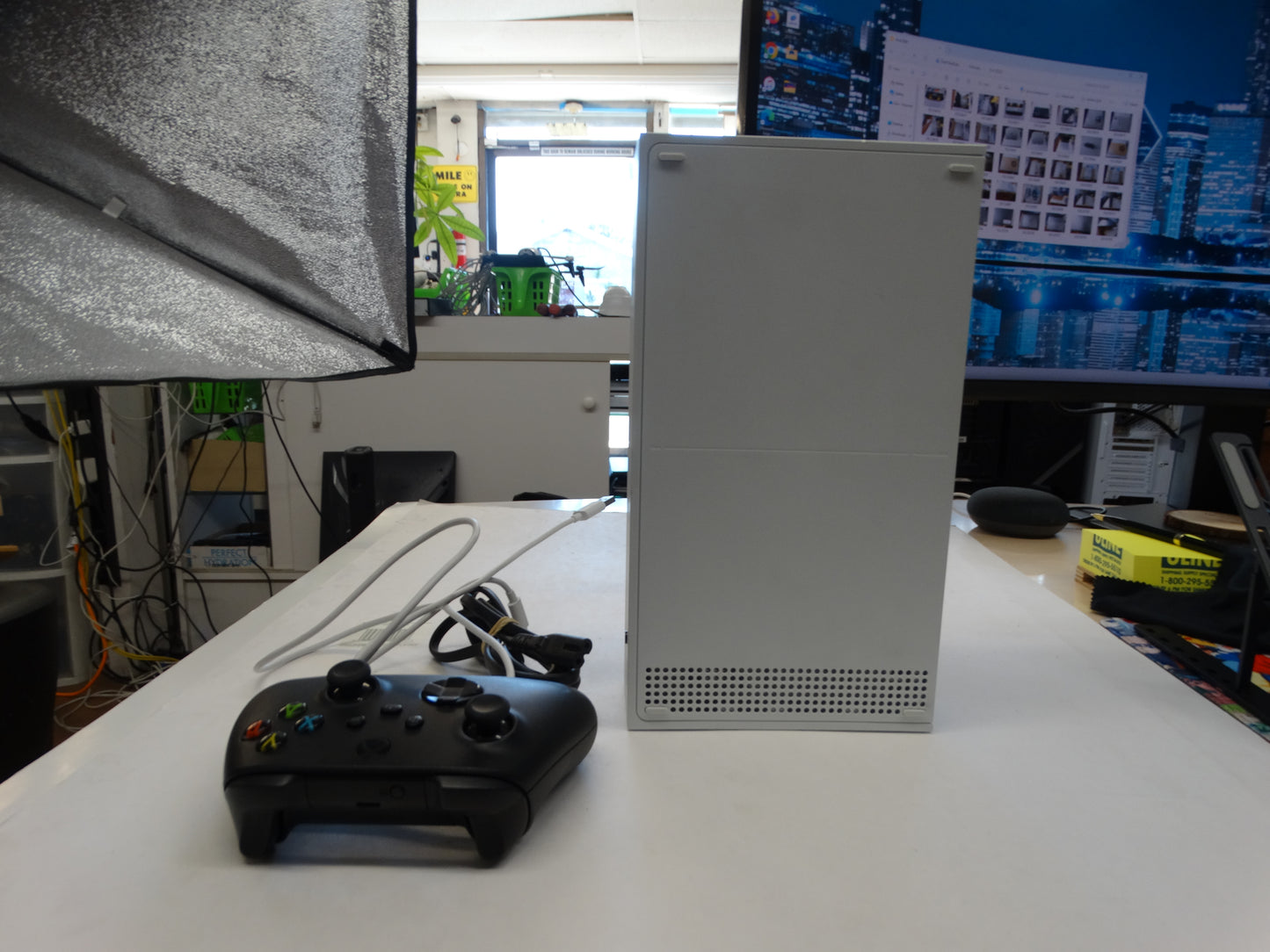Xbox Series S Digital Edition – 512GB SSD Console + Controller