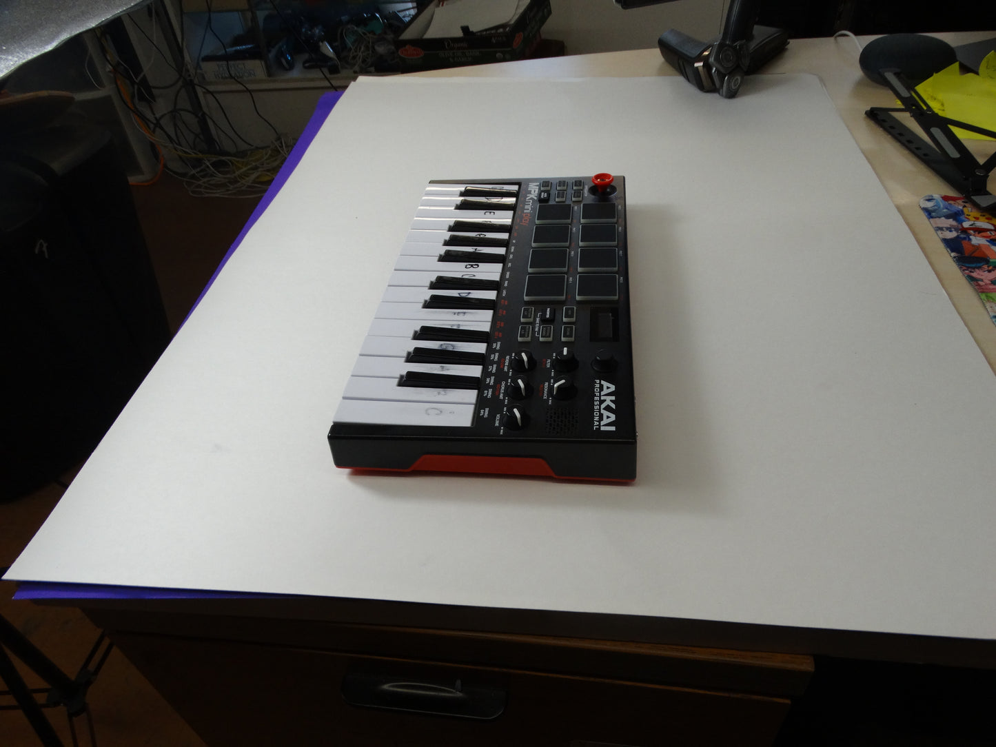 Akai Professional MPK Mini Play – 25-Key Portable MIDI Controller with Built-in Sounds & Speaker