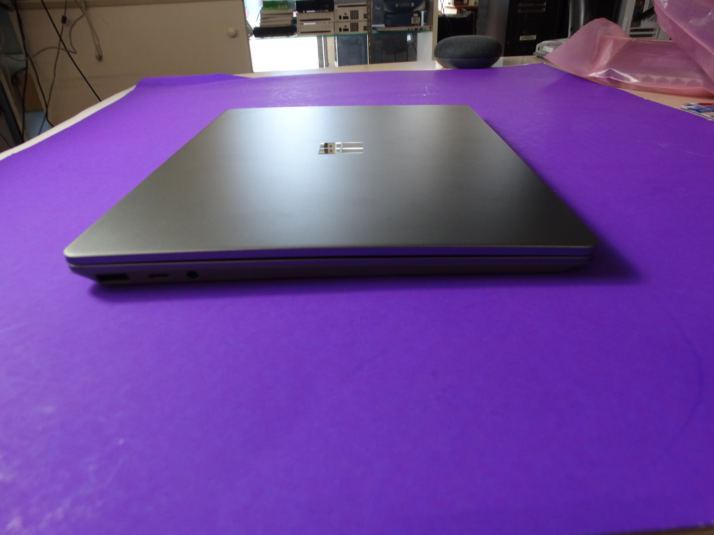 Microsoft Surface Laptop Go 2 – Intel Core i5-1135G7, 8GB RAM, 128GB SSD – 100% Battery