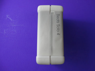 Beats Solo 4 Matte Black – Bluetooth Wireless On-Ear Headphones (USA Version) - WeBuyElectronic