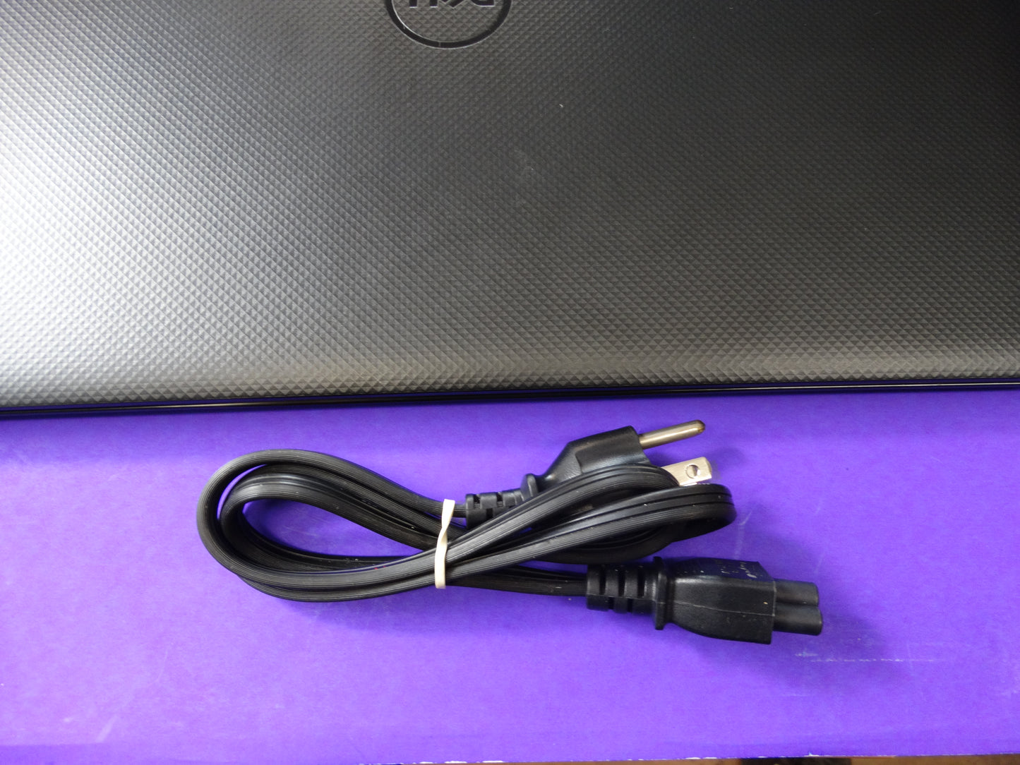 Dell Vostro Laptop – Intel i5-10210U, 8GB RAM, 240GB SSD, Windows 10 Pro, 15.6” HD