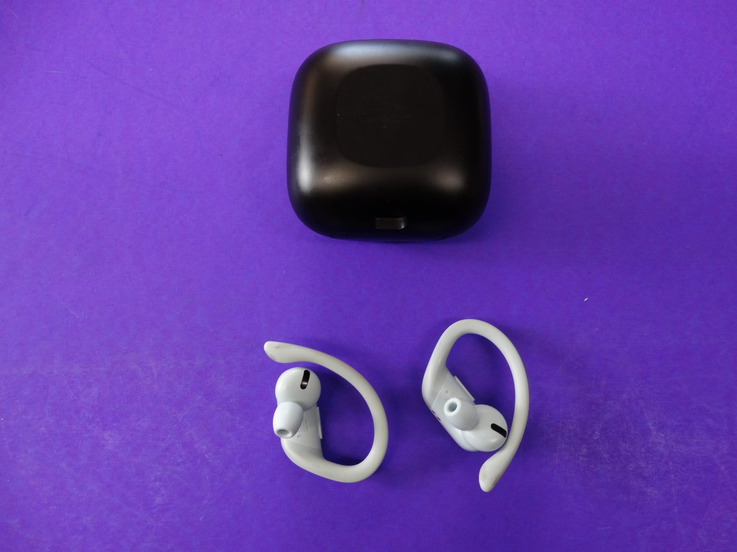 Beats Powerbeats Pro β True Wireless Earphones with Ear Hooks, Blue (Sports Design)