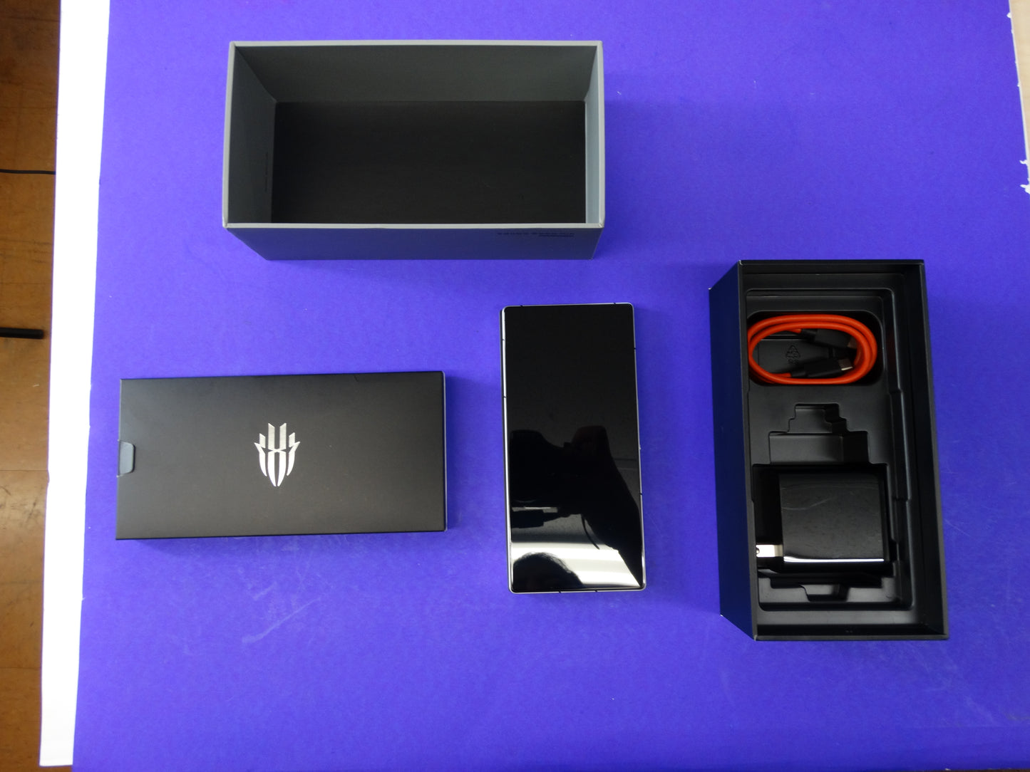 REDMAGIC 10 Pro 5G Gaming Smartphone ā Snapdragon, 12GB RAM, 256GB Storage