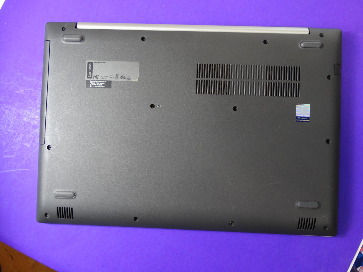 Lenovo IdeaPad 330-15IKB Touchscreen Laptop ā Intel i5-8250U, 8GB RAM, 1TB HDD, Win 10 Home