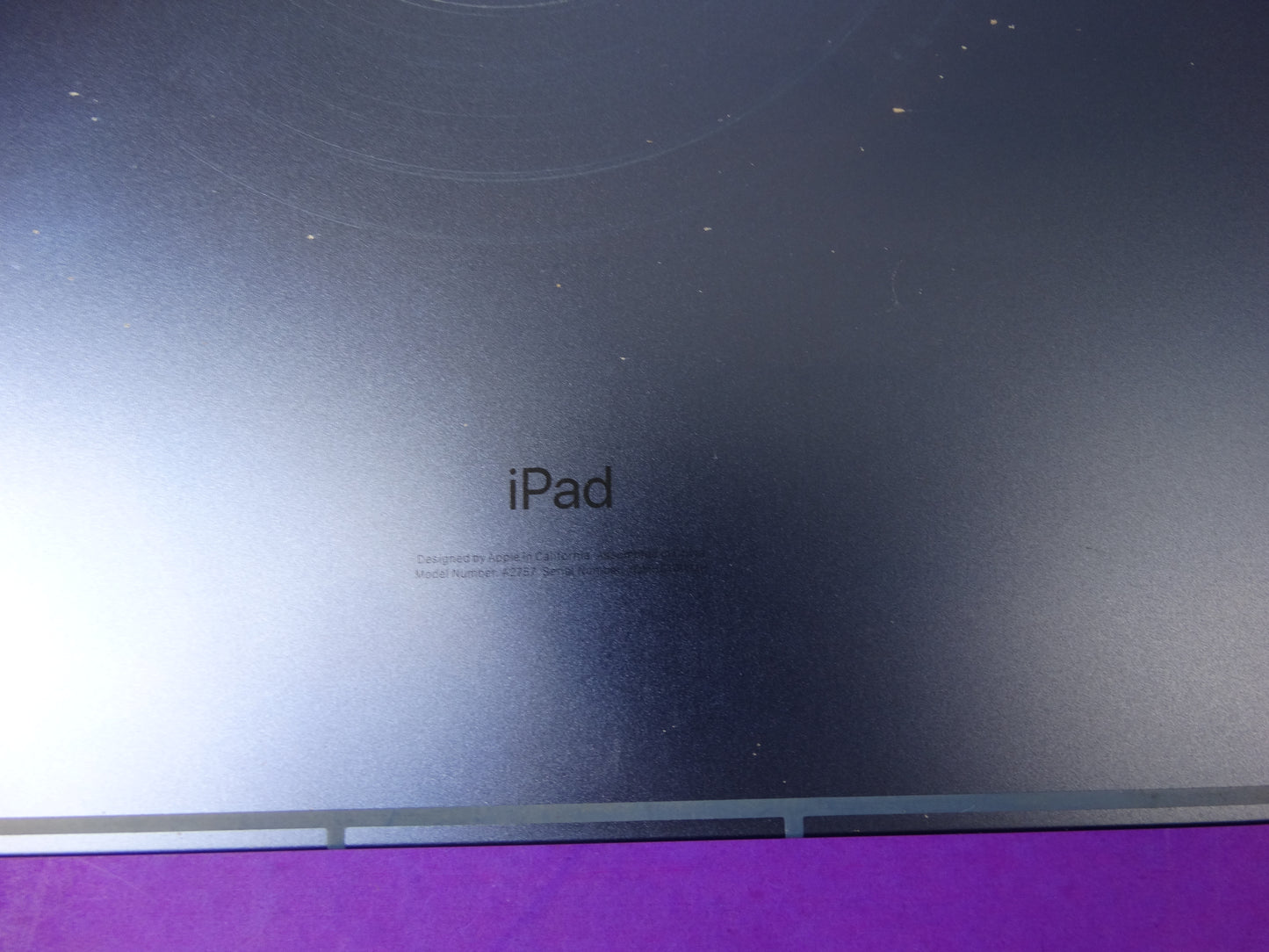 iPad 10th Generation MQ6K3LL/A 64GB Wi-Fi + Cellular (Unlocked) with Pen & Keyboard