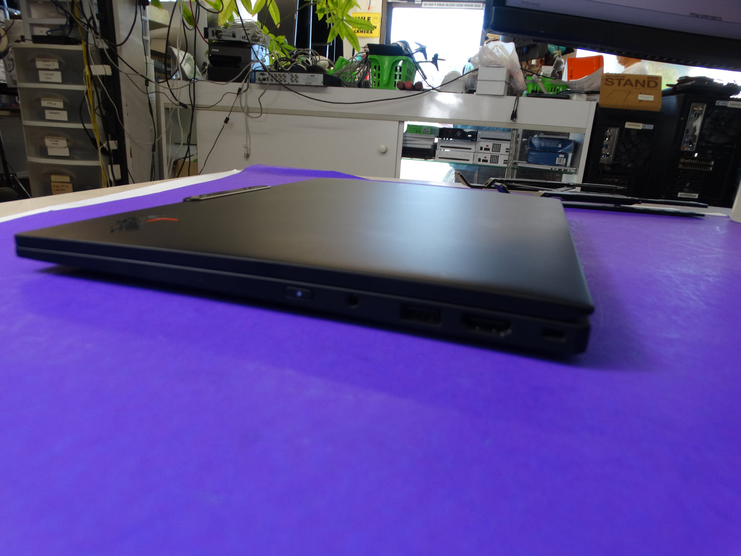 Lenovo ThinkPad X1 Carbon 12th Gen Laptop ā 16GB Memory, 512GB SSD, Core Ultra 7, 14ā WUXGA, Warranty Included