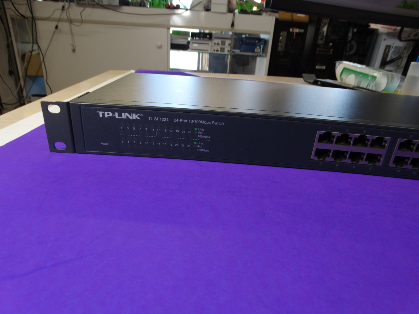 TP-Link TL-SF1024 24-Port 10/100Mbps Fast Ethernet Switch – Rackmount, Plug & Play