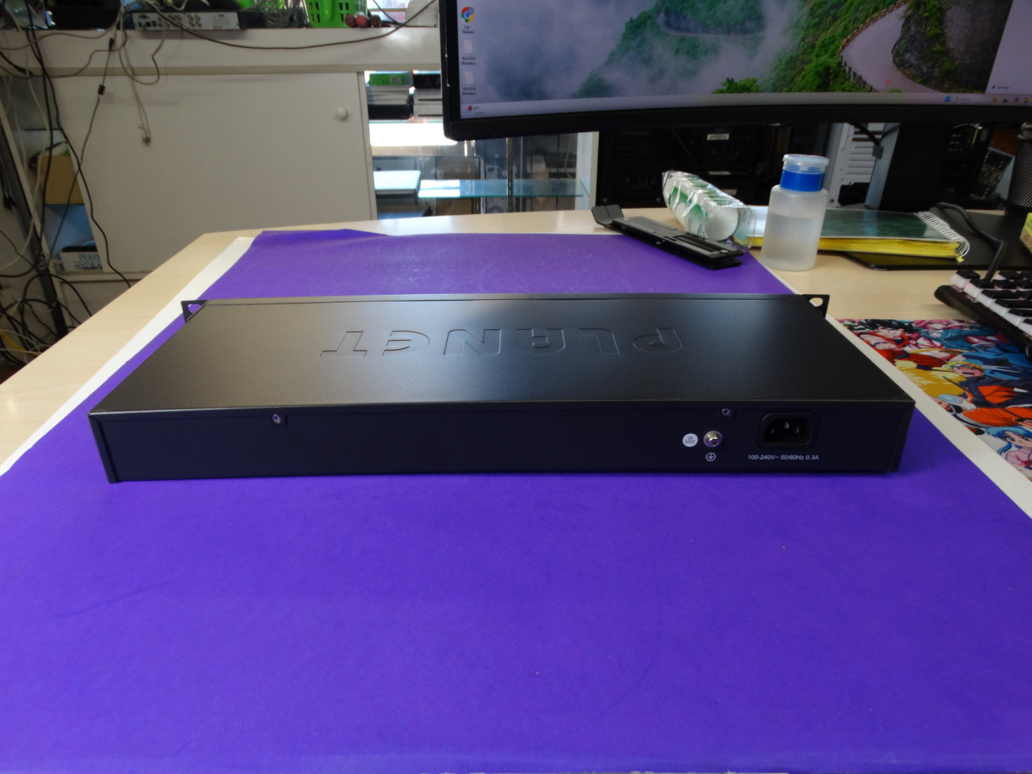 PLANET FNSW-1601, a 16-Port 10/100Mbps Fast Ethernet Switch by PLANET Technology Corp.