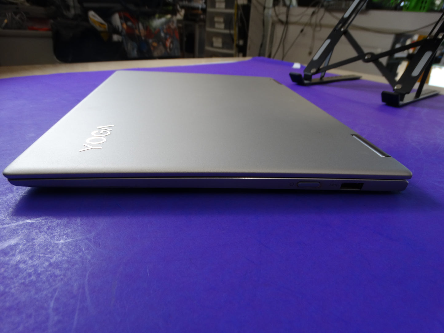 Lenovo Yoga 720 13.3” 2-in-1 Touchscreen Laptop – Intel Core i5-7200U, 8GB RAM, 256GB SSD, Windows 10, 70% Battery - WeBuyElectronic