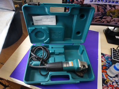 Makita 9557NB 4-1/2” Angle Grinder with Hard Case – 7.5 Amp, 11,000 RPM - WeBuyElectronic