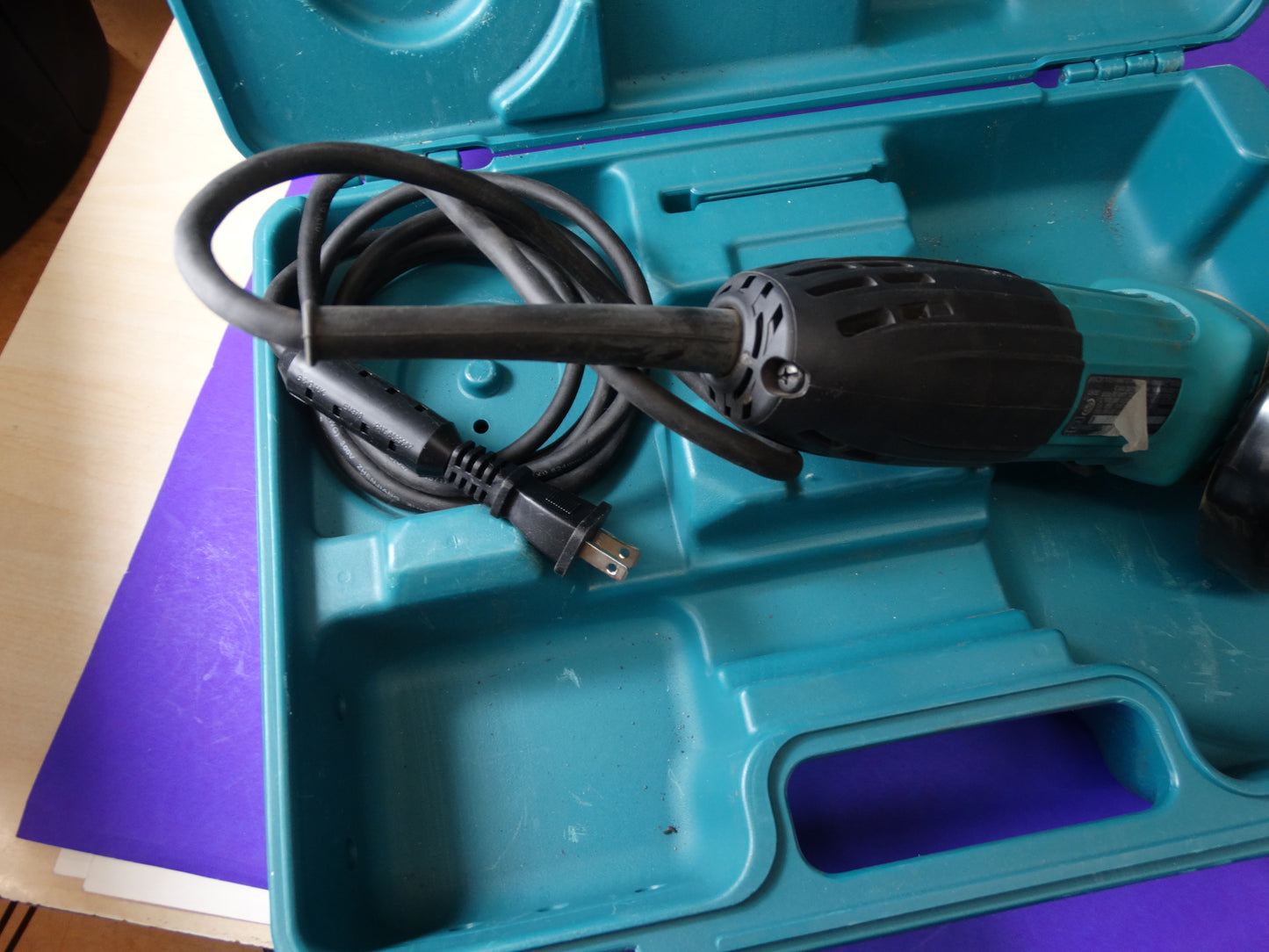 Makita 9557NB 4-1/2” Angle Grinder with Hard Case – 7.5 Amp, 11,000 RPM - WeBuyElectronic