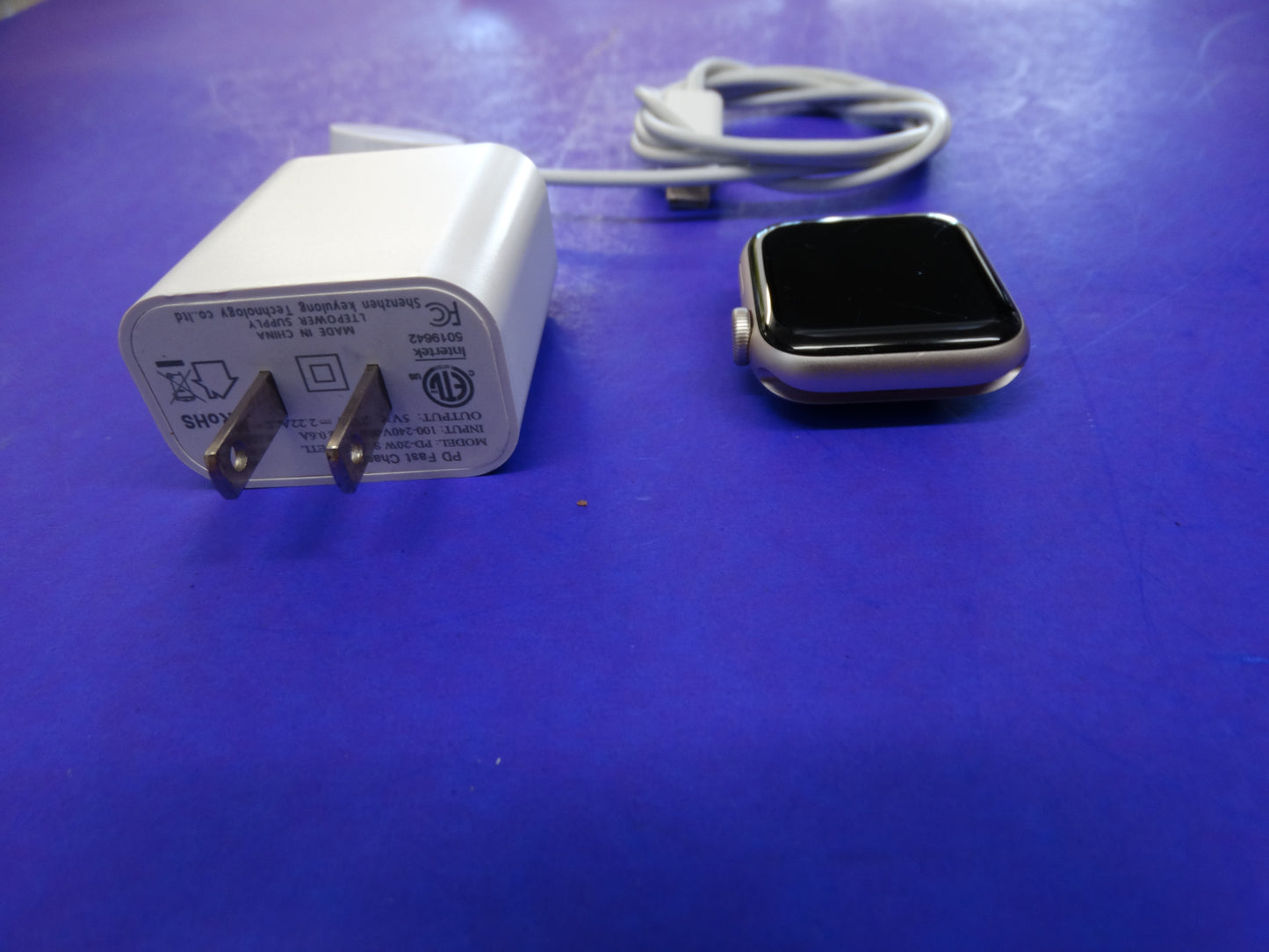 Apple Watch SE (2nd Gen) MNL73LL/A – 40mm GPS + Wi-Fi – 97% Battery Health w/ Charger - WeBuyElectronic