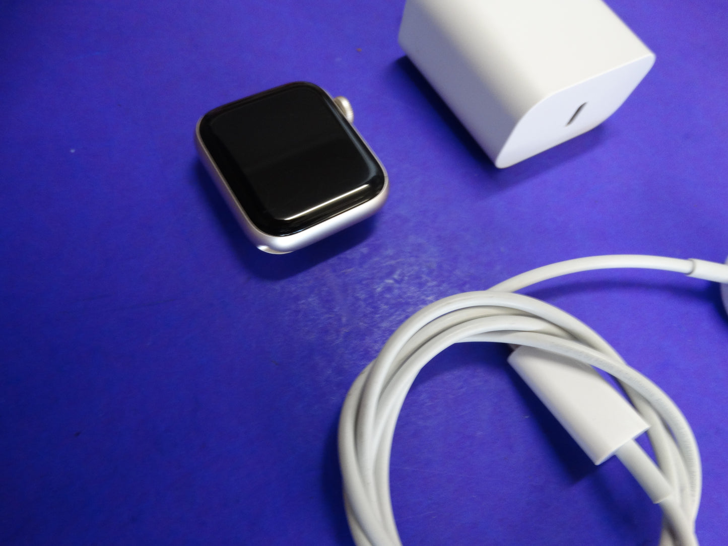 Apple Watch SE (2nd Gen) MNL73LL/A – 40mm GPS + Wi-Fi – 97% Battery Health w/ Charger - WeBuyElectronic