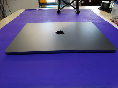 Apple MacBook Air M3 (A3114) – 13” 8-Core Laptop, 8GB RAM, 512GB SSD, 100% Battery (44 Cycles) – macOS Tahoe 26.0.1 - WeBuyElectronic