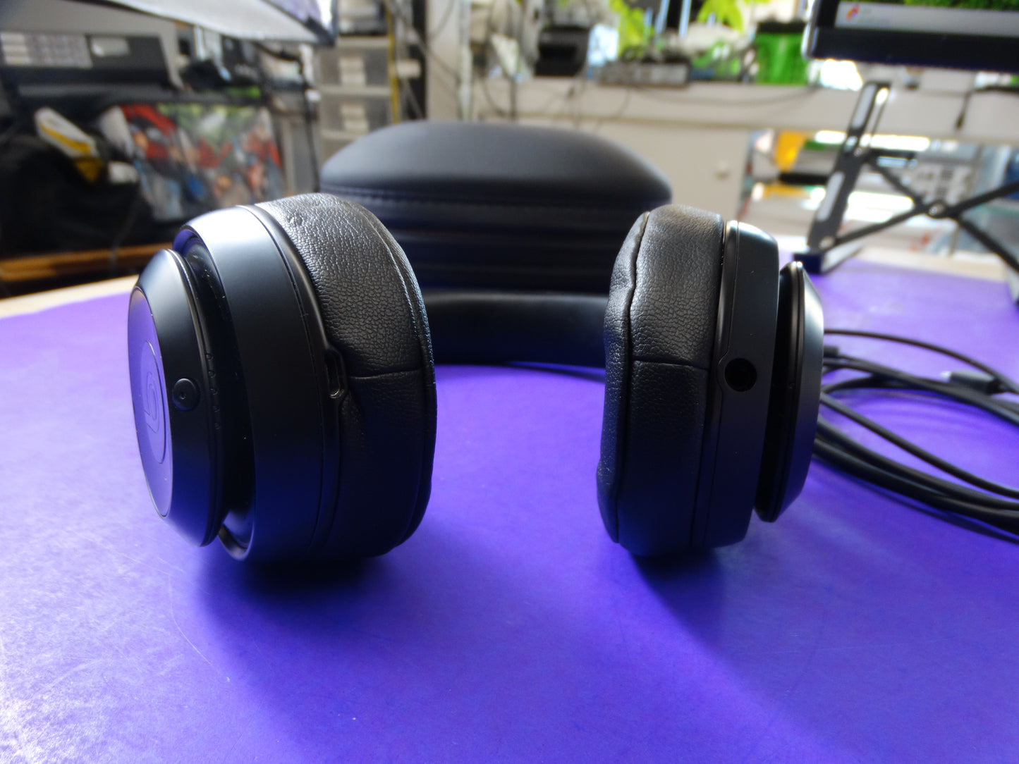 Beats Studio3 Wireless Over-Ear Headphones (Matte Black) – Complete with Carrying Case, Audio Cable, and Charging Cable - WeBuyElectronic