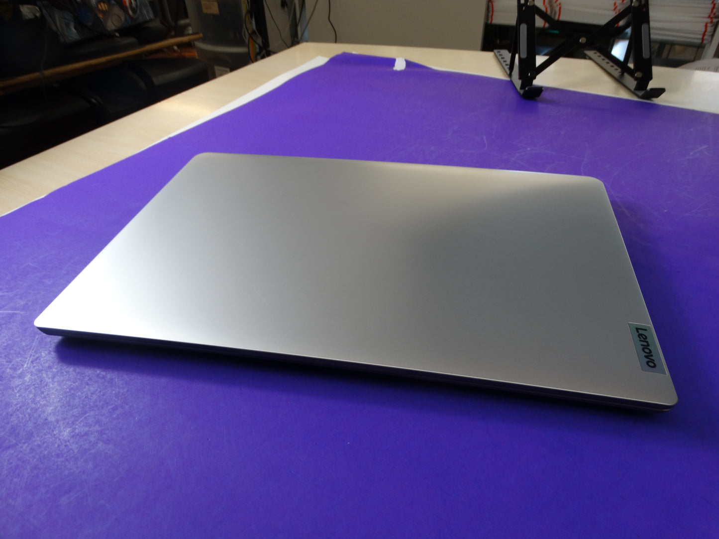 Lenovo IdeaPad 1 – AMD Athlon Silver 3050U | 8GB RAM | 128GB SSD | 100% Battery, 6 Cycles