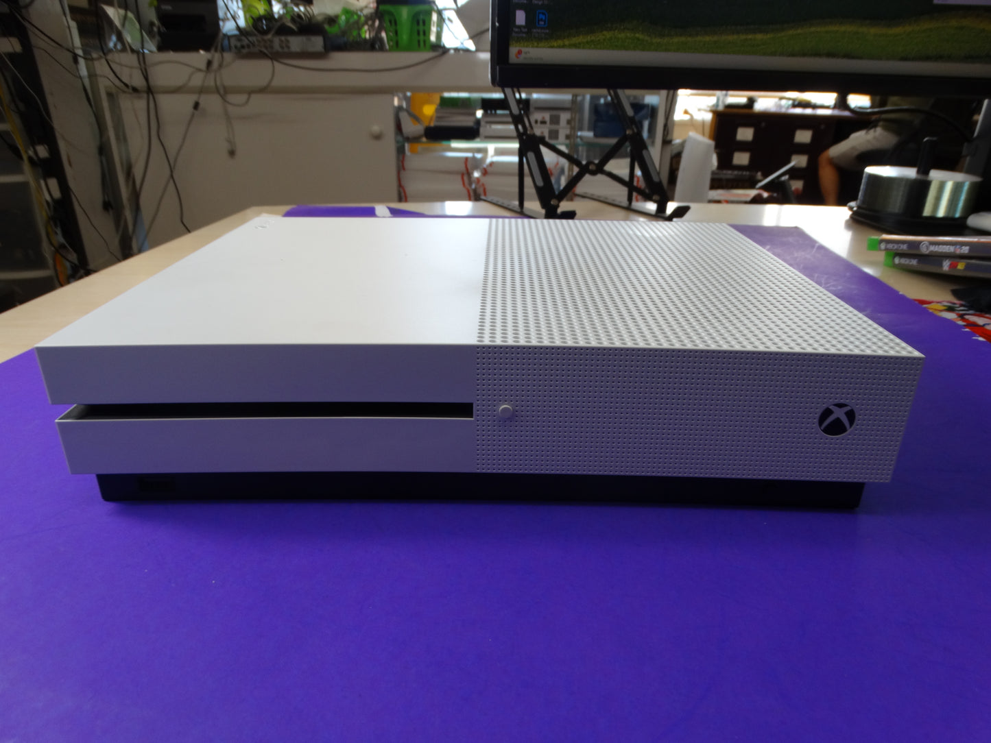 Xbox One S 1 TB Gaming Bundle – 1 Controller + 2 Games (Madden 20 & WWE 2K18)