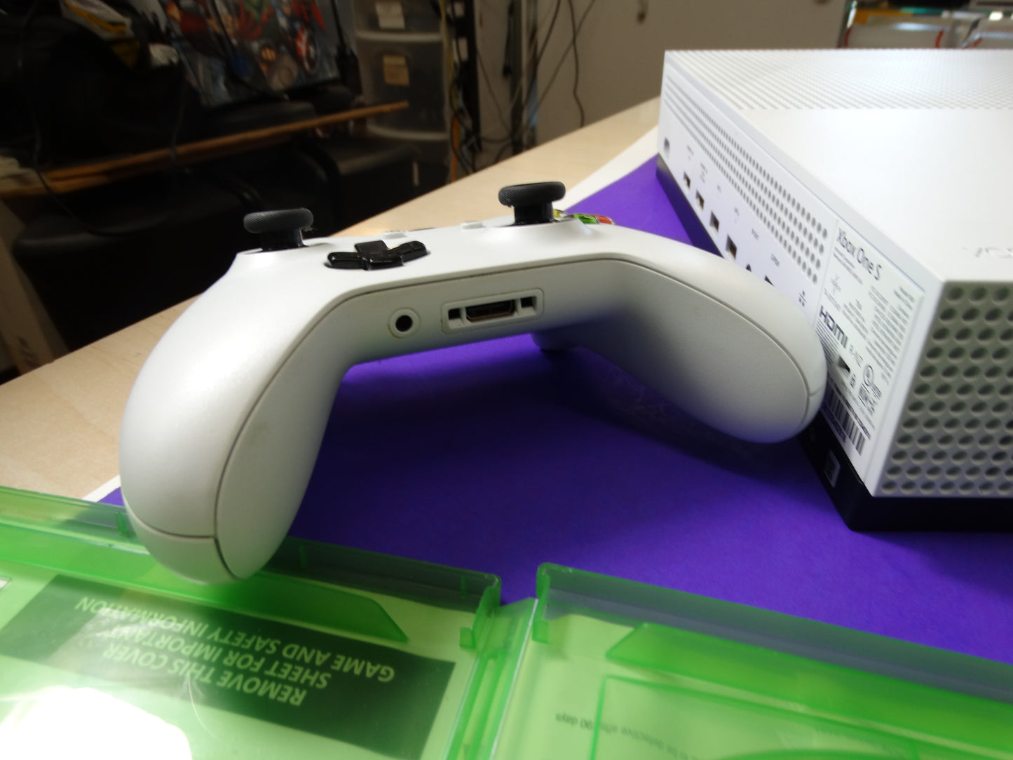 Xbox One S 1 TB Gaming Bundle – 1 Controller + 2 Games (Madden 20 & WWE 2K18)