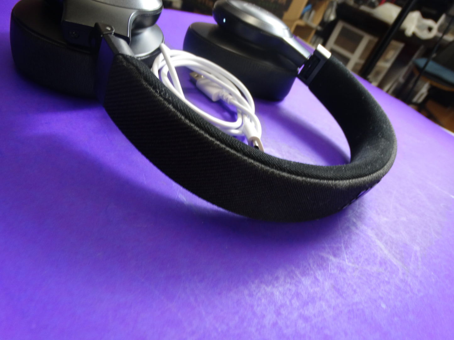 JBL LIVE 77NC – Wireless Bluetooth Noise Cancelling Headphones with Mic