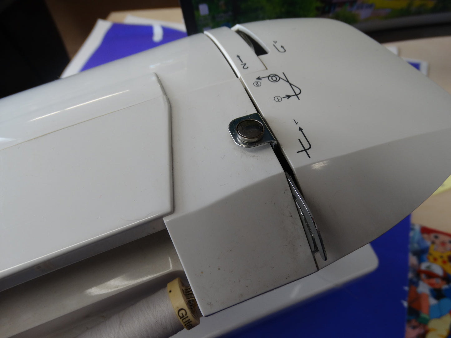 Singer Fashion Mate 7256 Computerized Sewing Machine – 70 Built-In Stitches & Automatic Needle Threader