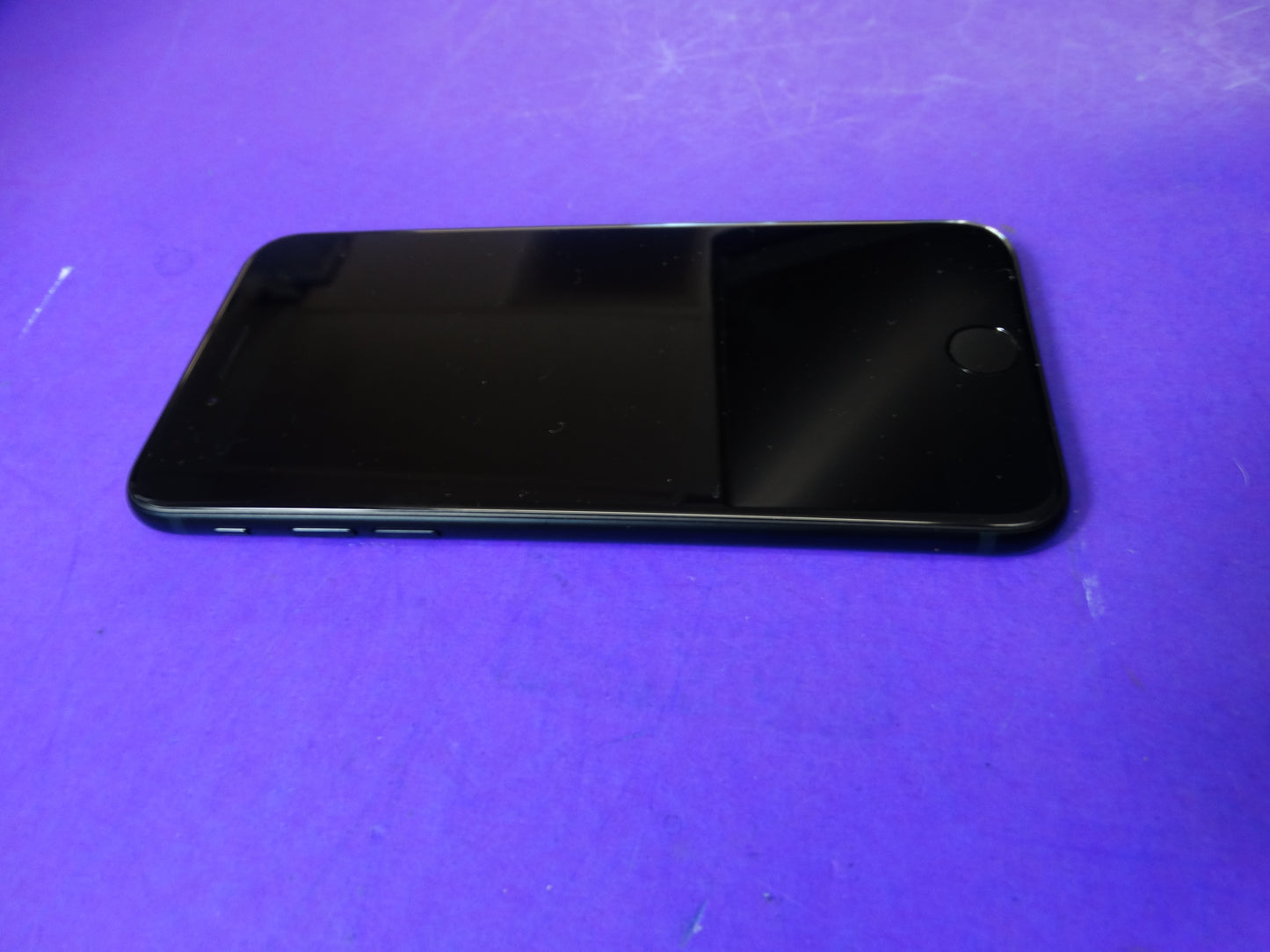 Apple iPhone SE (3rd Generation) – 64GB Unlocked Smartphone – 100% Battery Health