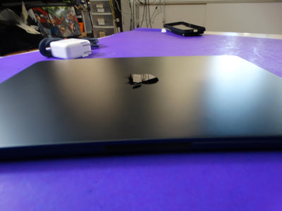 Apple MacBook Air A3113 (13-Inch, M3 2024) – 8GB RAM, 256GB SSD, Cracked Screen, 99% Battery Health, 41 Cycles - WeBuyElectronic