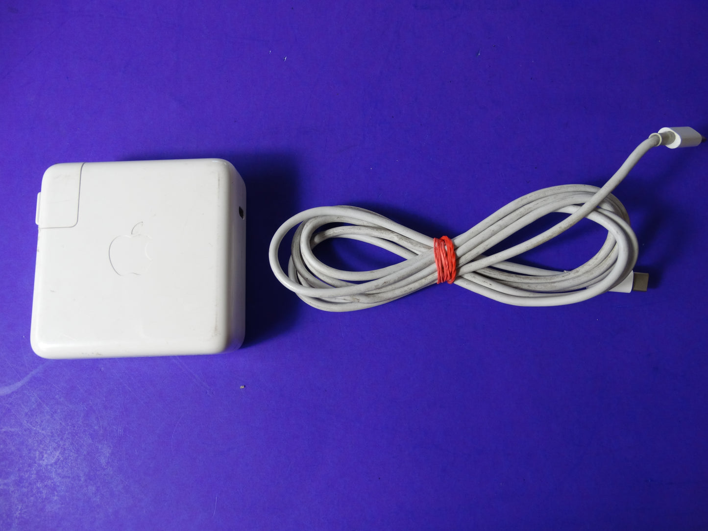 Apple MacBook Pro 15.4" (A1707) – 2.9GHz i7 Quad | 16GB RAM | 512GB SSD | macOS 13.6.8 | 99 Battery Cycles - WeBuyElectronic