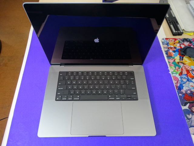 Apple MacBook Pro A2485 (M1 Pro, 16GB RAM, 512GB SSD, macOS 26.0.1) - WeBuyElectronic