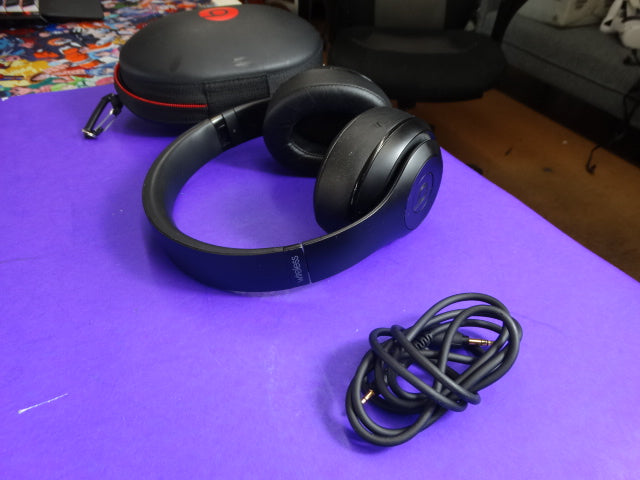 Beats Studio 2 Wireless Headphones – Model B0501 – Premium Sound