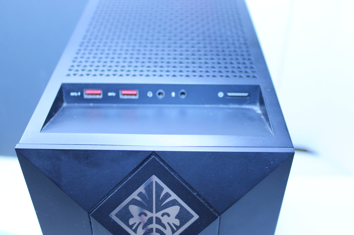 HP OMEN Obelisk 875 Gaming Desktop | Intel i7-9700 | 16GB RAM | 1.5TB SSD+HDD | RTX 2070 Super | Win11 Home
