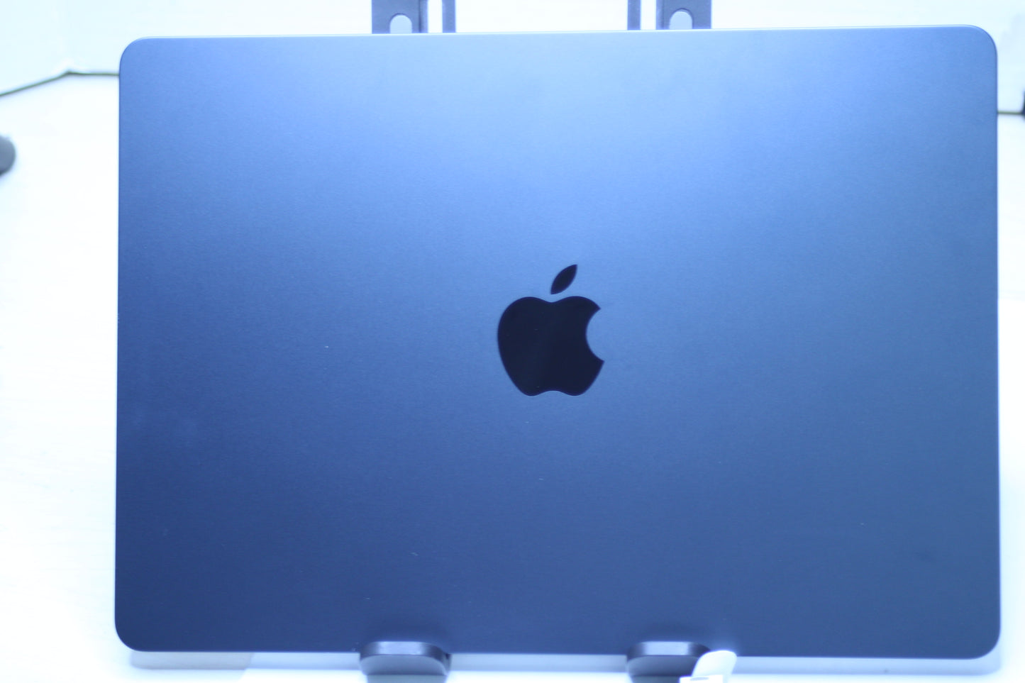 Apple MacBook Air 13.6” M2 – 16GB RAM, 256GB SSD, macOS 15.5, 100% Battery Health
