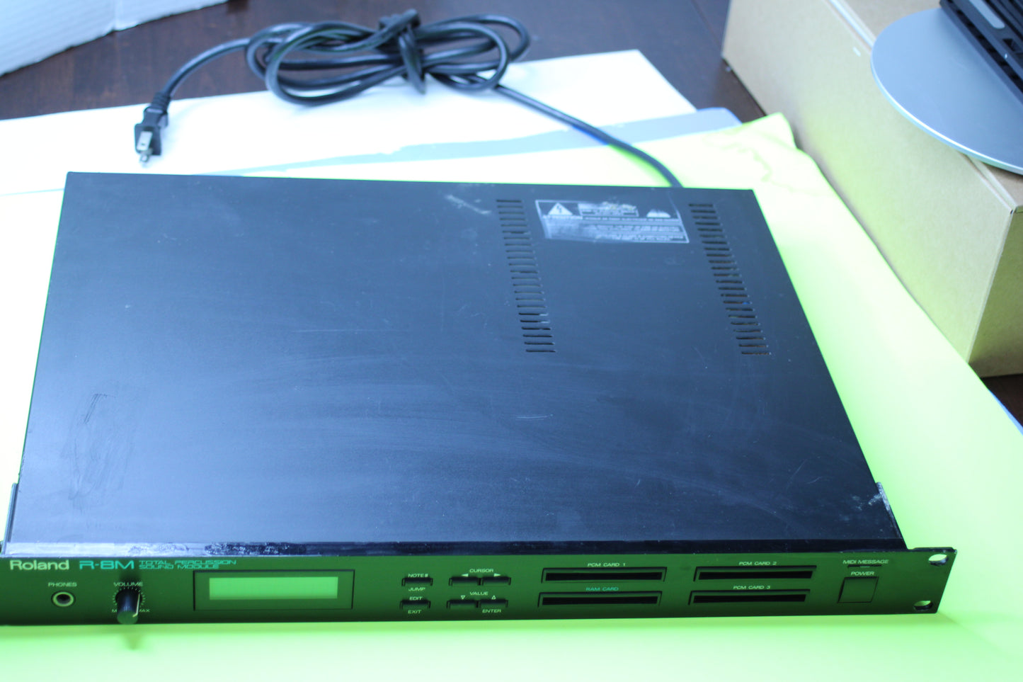 Roland R-8M Total Percussion Sound Module ā Vintage Digital Drum Rack