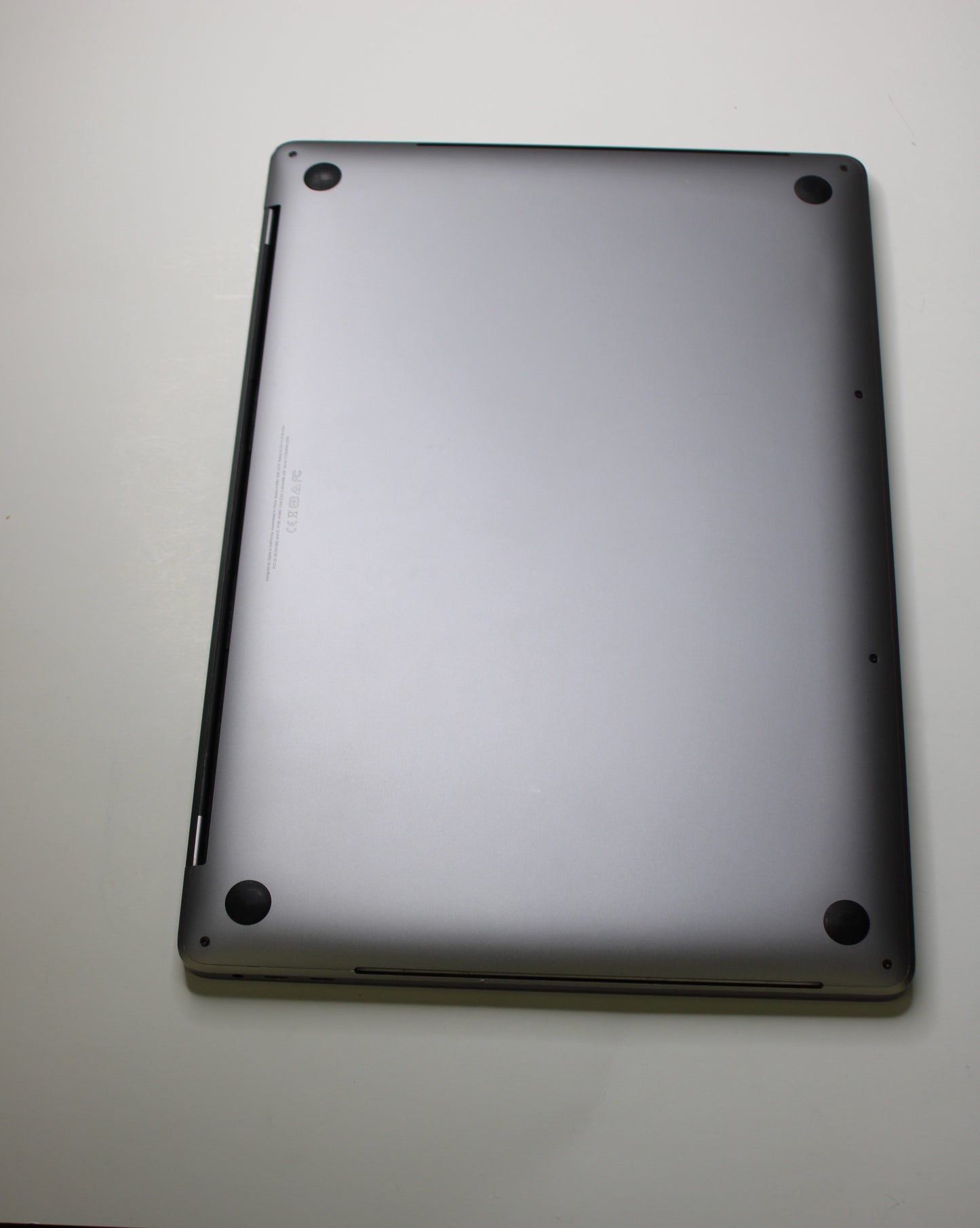 Apple MacBook Pro A1990 Laptop β High-Performance Retina macOS Notebook