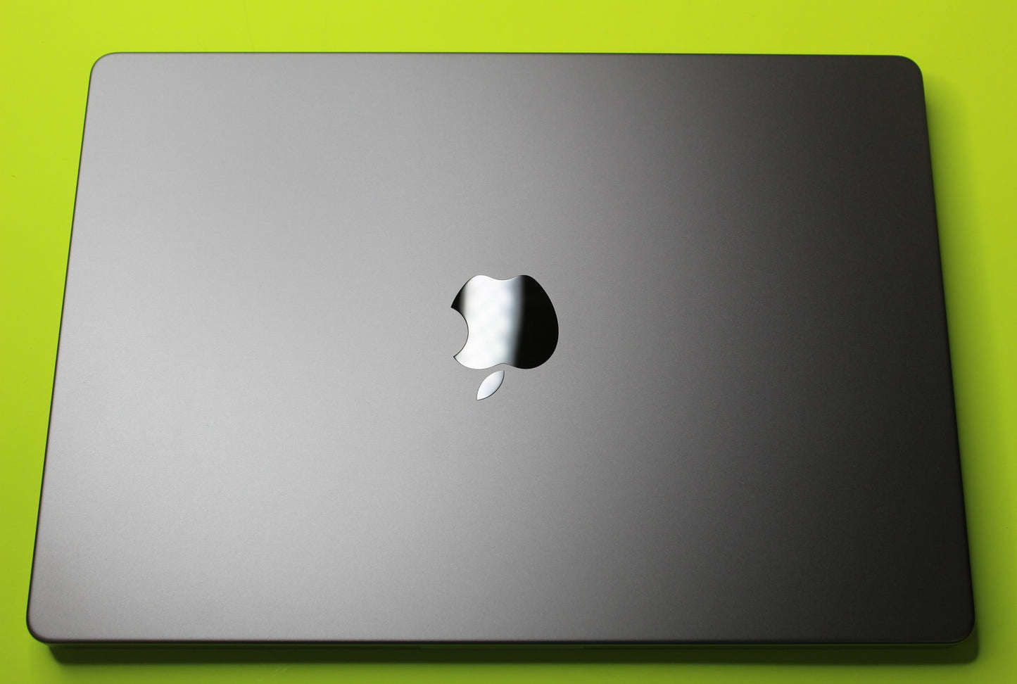 Apple MacBook Pro 14" (2021) M1 Pro 16GB RAM 512GB SSD – Space Gray A2442