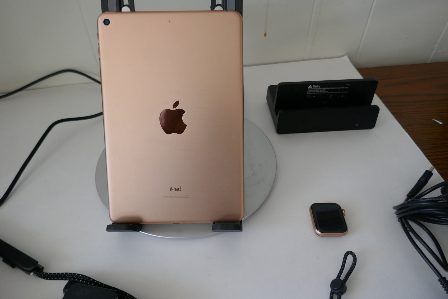 Apple iPad Mini 5 7.9" (5th Gen) – 64GB – Wi-Fi – Gold – Model A2133 – iOS 18