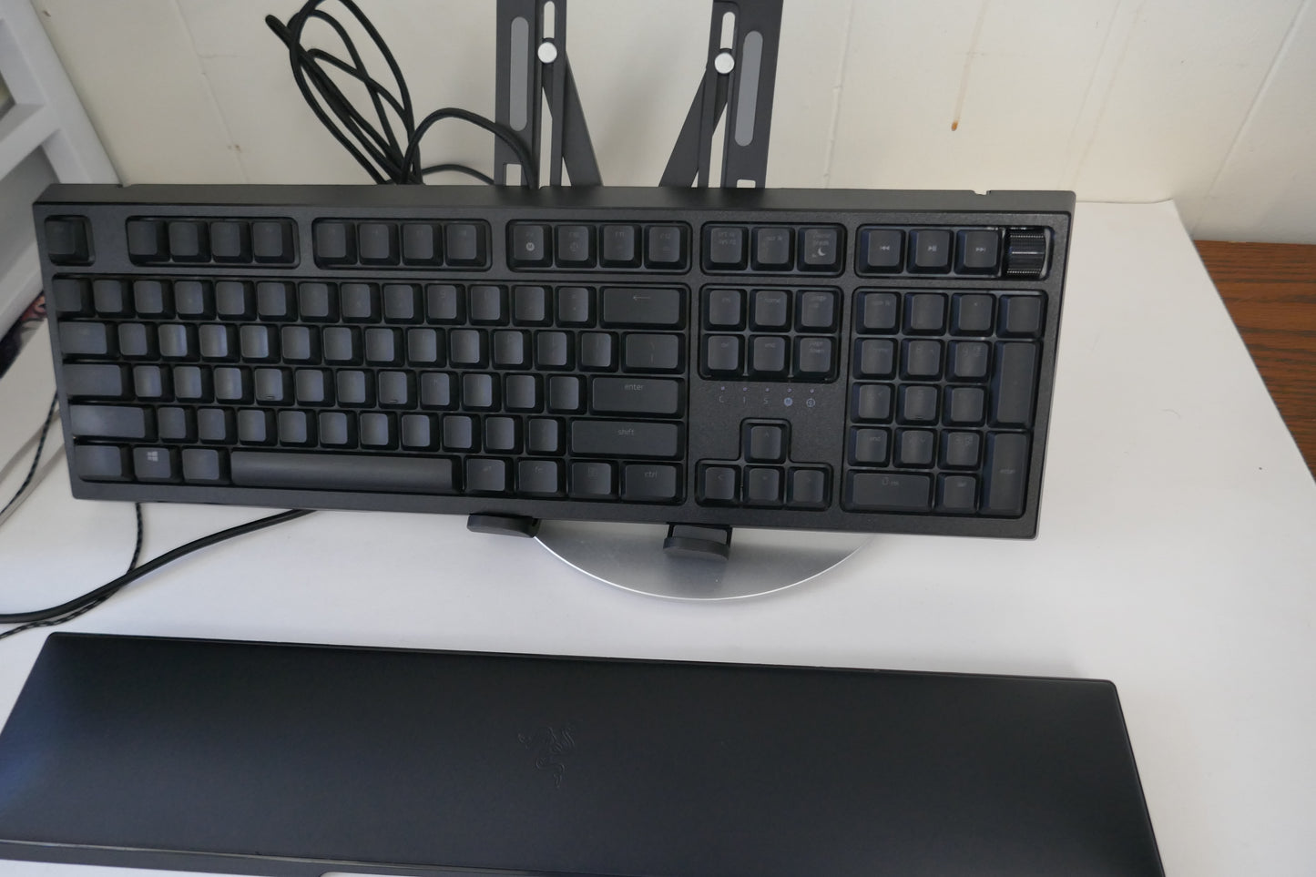 Razer Ornata V2 Hybrid Mechanical RGB Wired Gaming Keyboard – Chroma Lighting, Mecha-Membrane Keys