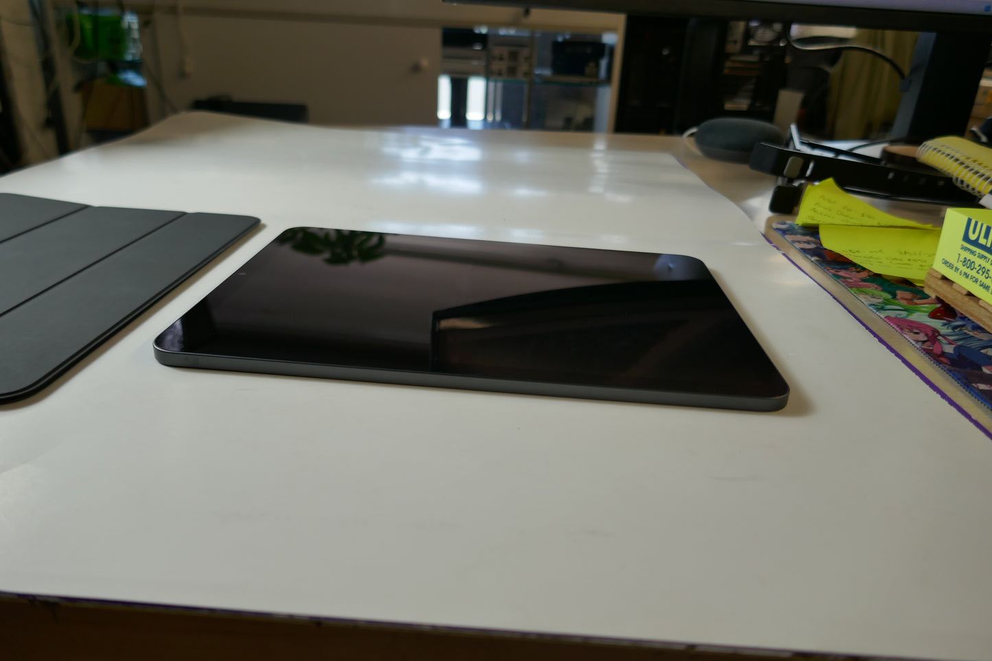 Apple iPad Air 5th Generation (A2588) – 10.9" Wi-Fi, 64GB, Space Gray