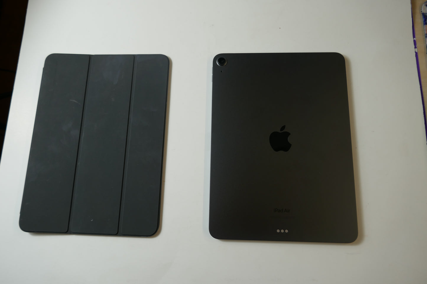 Apple iPad Air 5th Generation (A2588) – 10.9" Wi-Fi, 64GB, Space Gray