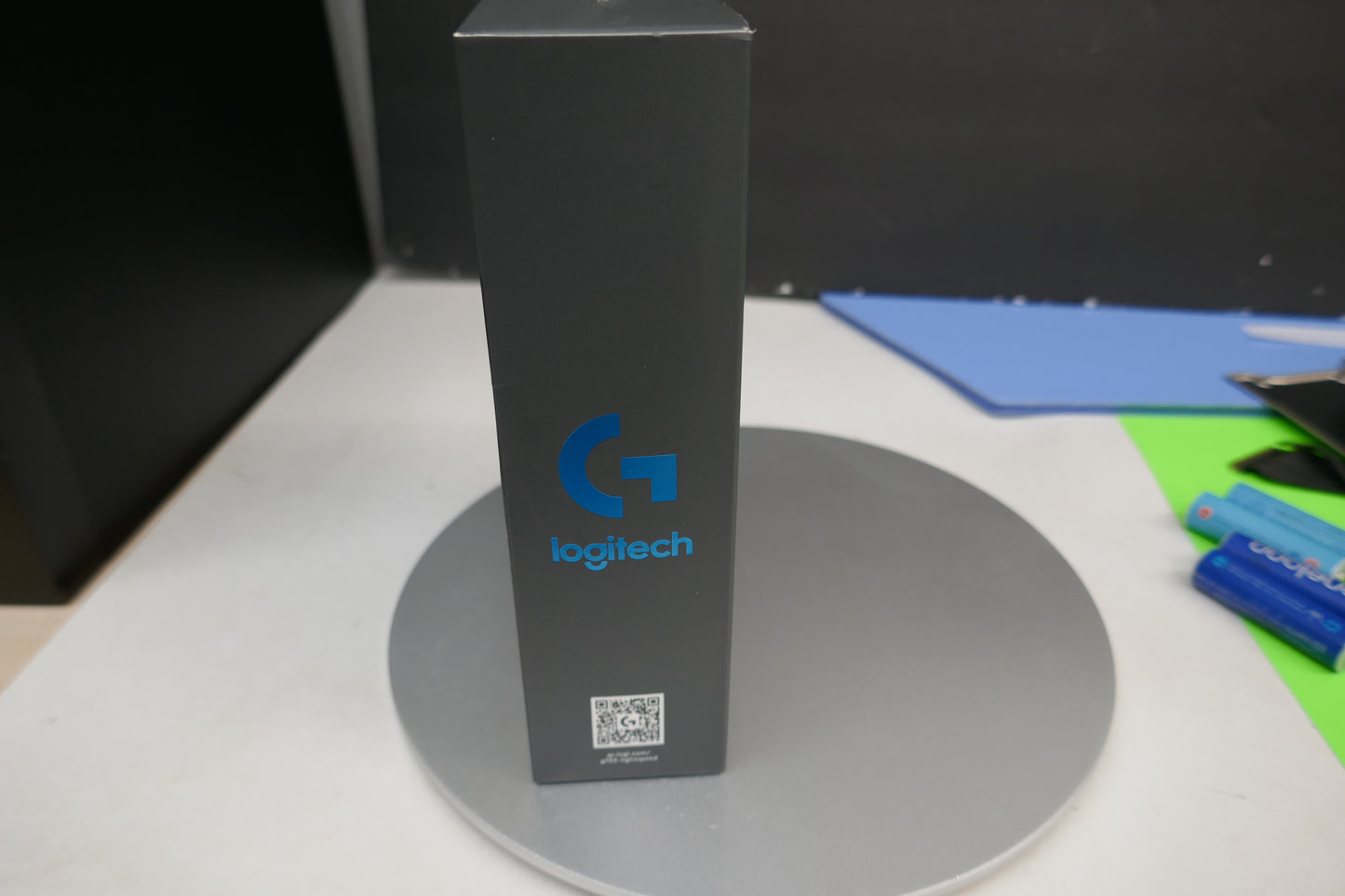 Logitech G703 (910-005638) Lightspeed Wireless Gaming Mouse – HERO Sensor, RGB, Rechargeable