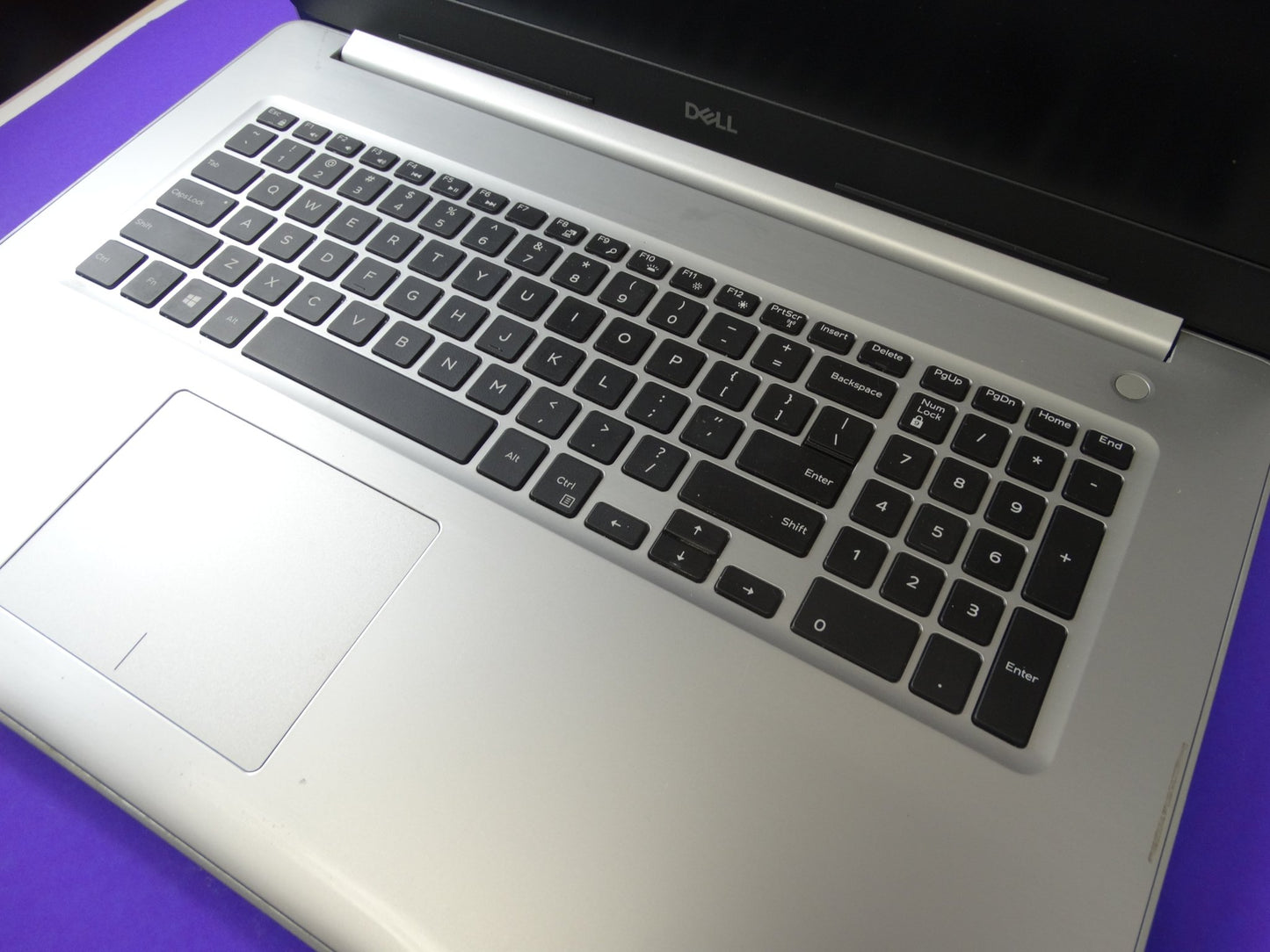 Dell Inspiron 5770 – 17.3” FHD | Intel Core i7 | 16GB RAM | 2TB HDD | Windows 10 Pro - WeBuyElectronic