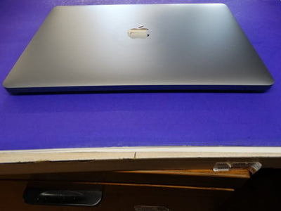 MacBook Air M2 A2338 – 24GB RAM | 1TB SSD | 100% Battery | macOS 26.0.1 - WeBuyElectronic