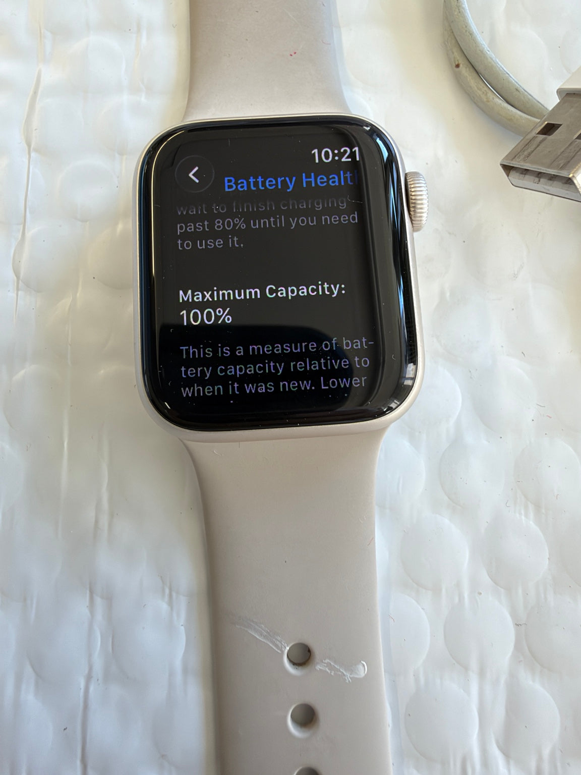 Apple Watch SE 2nd Gen 40mm Starlight 100% battery health