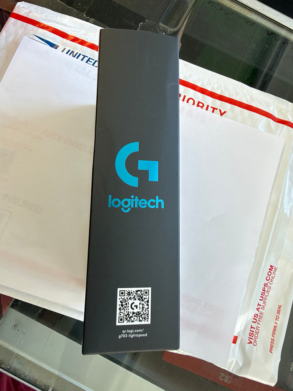 Logitech G703 LIGHTSPEED gaming mouse Logitech G retail packaging