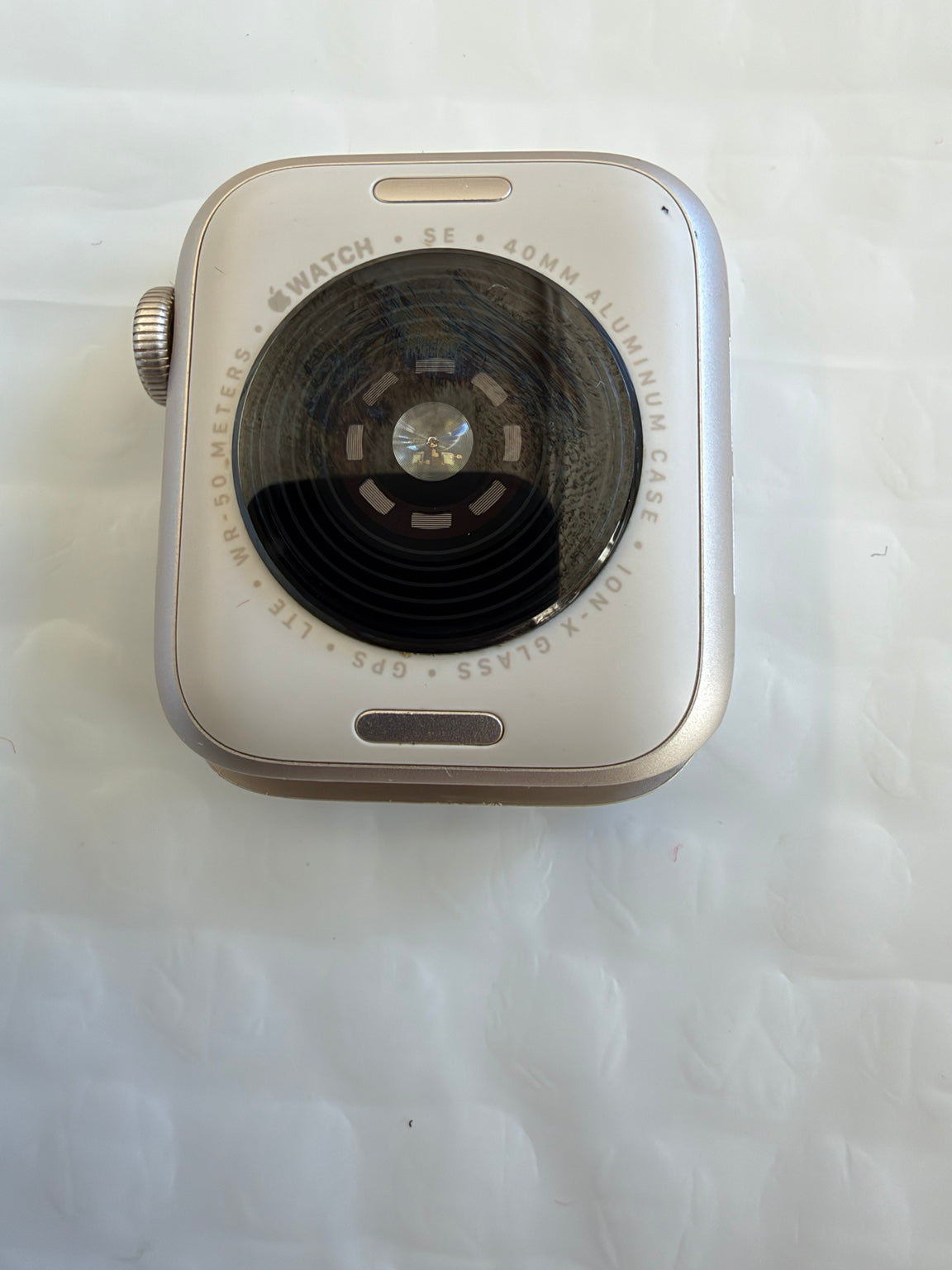 Apple Watch SE 40mm GPS LTE aluminum case rear sensor view