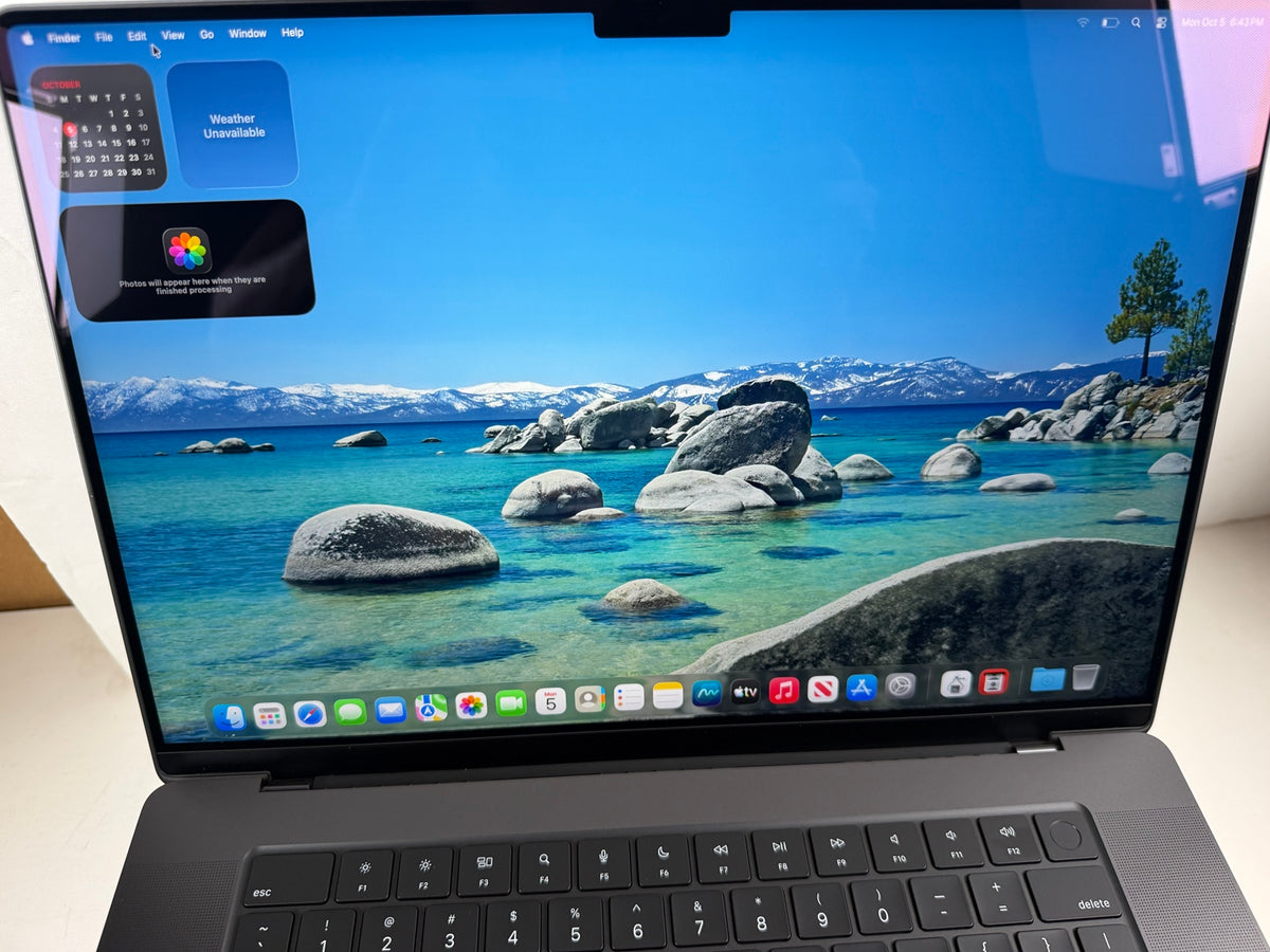 Apple MacBook Pro 16 M3 Pro Liquid Retina XDR display powered on