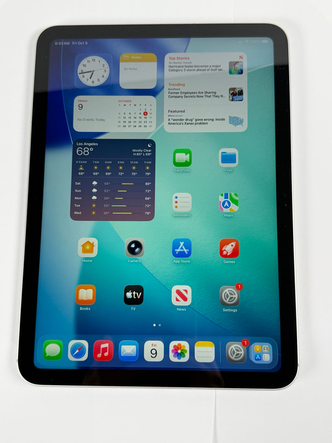 Apple iPad 10th Gen 10.9 inch Retina display front view