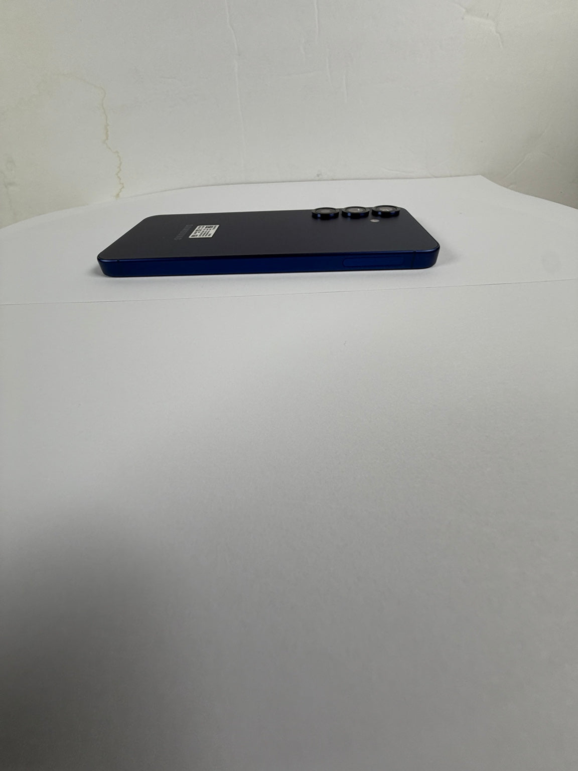 Samsung Galaxy S25 Navy Blue side profile